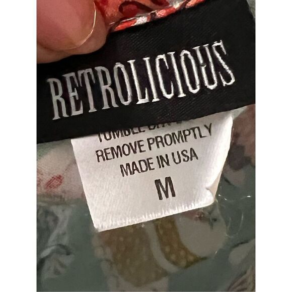 Retrolicious 50s Mad Tea Party Dress in Green - Picture 9 of 10